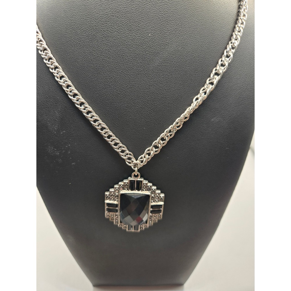 Art Deco Style Geometric Black Stone Pendant Necklace Silver Tone Curb Chain